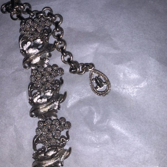 Silver grape vine necklace - Picture 2 of 5